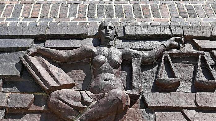 In München stehen mehrere Angeklagte wegen Drogenhandels vor Gericht.