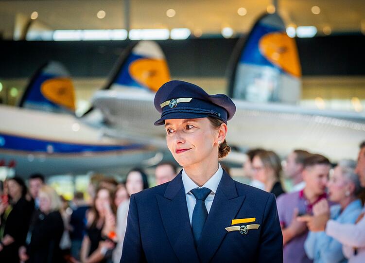 Die neuen Uniformen der Lufthansa wurden gemeinsam mit Boss entworfen.