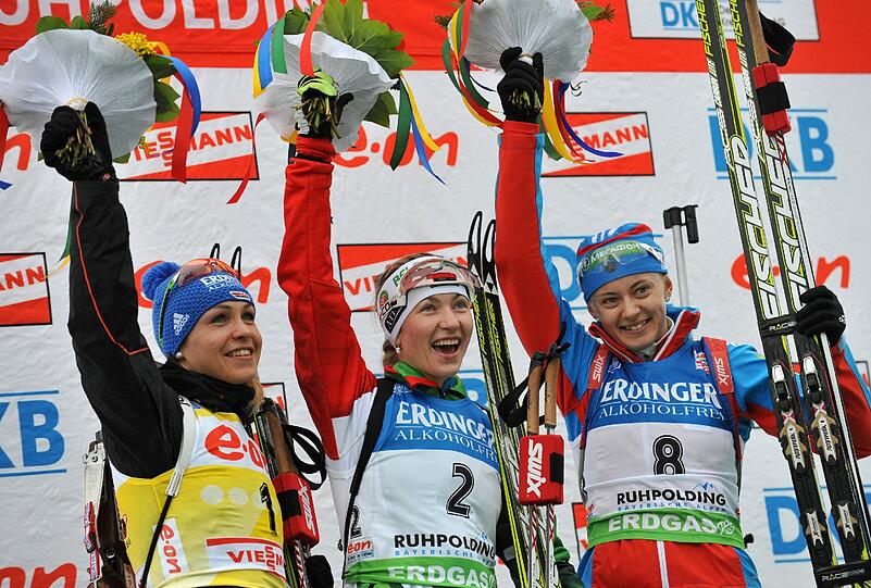 Das Siegerfoto (v.l.): Magdalena Neuner (Silber), Darja Domratschewa (Gold) und die Russin Olga Wiluchina.