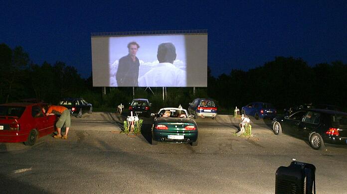 Am Autokino in Aschheim - hier ein Archivbild - ist eine Szene entstanden, die der Polizei Sorgen bereitet.