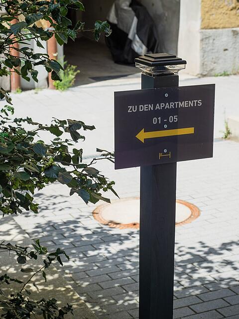 Eine Rezeption gibt es für die Apartments nicht - und auch sonst niemanden der für Ruhe sorgt. Zumindest bis jetzt.