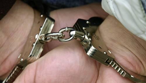 Die Polizei konnte den Täter nach dem Einbruch schnappen. Die Polizei konnte den Täter nach dem Einbruch schnappen.
