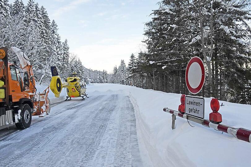 Dramatische Rettungsaktion nach einem Unfall auf der Bundesstraße 307 bei Fall-Vorderriß.