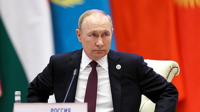 Kritisiert den Westen, der die Ukraine mit Waffen und militärisch wichtigen Informationen versorge: Wladimir Putin.