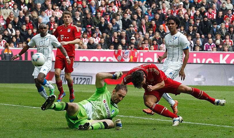 5:0 (35. Minute):  Da lässt sich auch Mario Gomez nicht lange bitten. Wieder kommt ein Assist von Ribéry. Der Franzose serviert Gomez den Ball auf die Stirn. Der Goalgetter nickt ein zum Halbzeitstand - 5:0.
