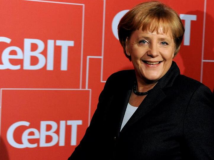 Auf der Cebit 2010 lud Arnold Schwarzenegger die Kanzlerin nach Kalifornien ein