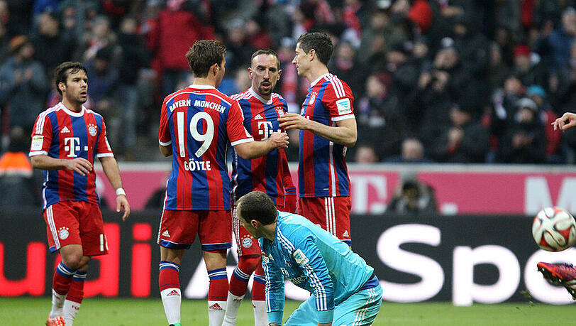 Ein gewohntes Bild, wenn der Hamburger SV auf den FC Bayern trifft: München jubelt, Hamburg am Boden. So auch zum Liga-Auftakt an diesem Freitag? Ein gewohntes Bild, wenn der Hamburger SV auf den FC Bayern trifft: München jubelt, Hamburg am Boden. So auch zum Liga-Auftakt an diesem Freitag?