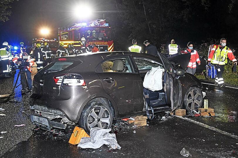 Die Bilder von der Unfallstelle auf der B13.