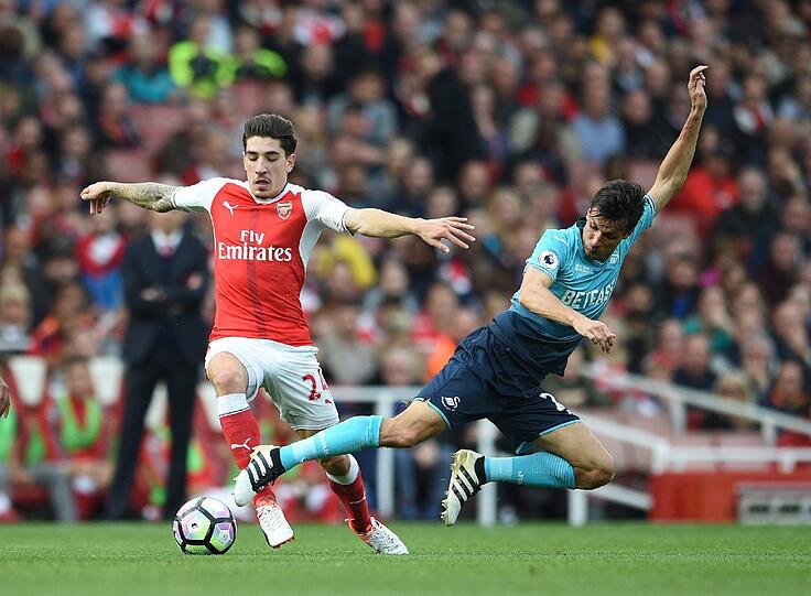 Rechtsverteidiger: Die junge Generation ist nah dran: Hector Bellerin vom FC Arsenal ist leichtfüßig auf den zweiten Platz gesprintet.