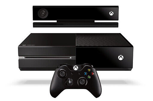 Die neue Xbox One. Die Bewegungssteuerung Kinect ist standardmäßig mit im Gepäck, der Controller wurde nur minimal verändert.