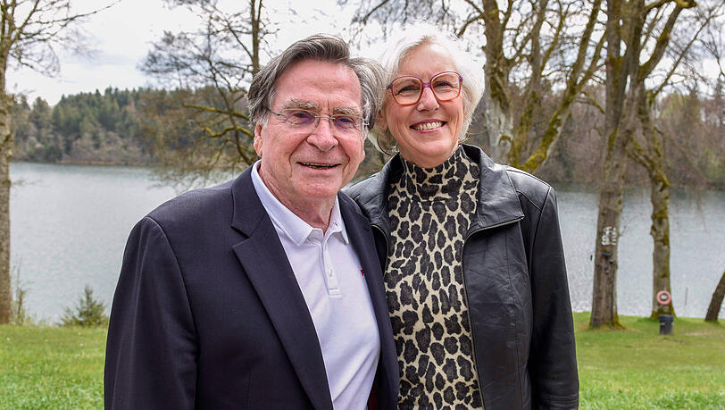 Spätes Glück: Im zarten Alter von 60 Jahren heiratete Elmar Wepper seine langjährige Lebensgefährtin Anita Schlierf. Mit ihr hatte er einen Sohn. Spätes Glück: Im zarten Alter von 60 Jahren heiratete Elmar Wepper seine langjährige Lebensgefährtin Anita Schlierf. Mit ihr hatte er einen Sohn.