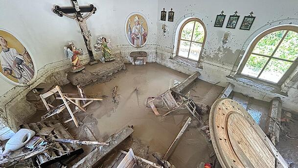 Im Inneren der Kapelle schaut es ebenfalls nicht gut aus.
