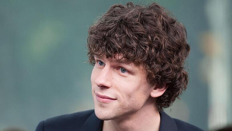 Jesse Eisenberg wurde beim Sundance -Festival mit nackten Tatsachen konfrontiert Jesse Eisenberg wurde beim Sundance -Festival mit nackten Tatsachen konfrontiert