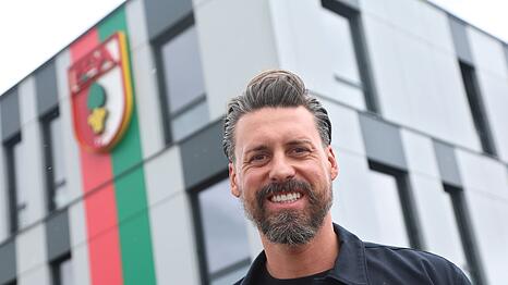 Sandro Wagner legt als Trainer beim FCA los.