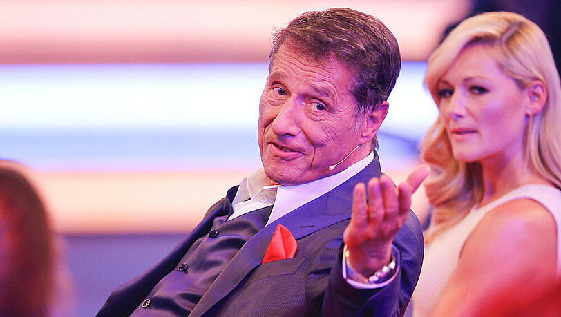 Udo Jürgens und Helene Fischer bei der ZDF-Gala zu seinem 80. Geburtstag Udo Jürgens und Helene Fischer bei der ZDF-Gala zu seinem 80. Geburtstag
