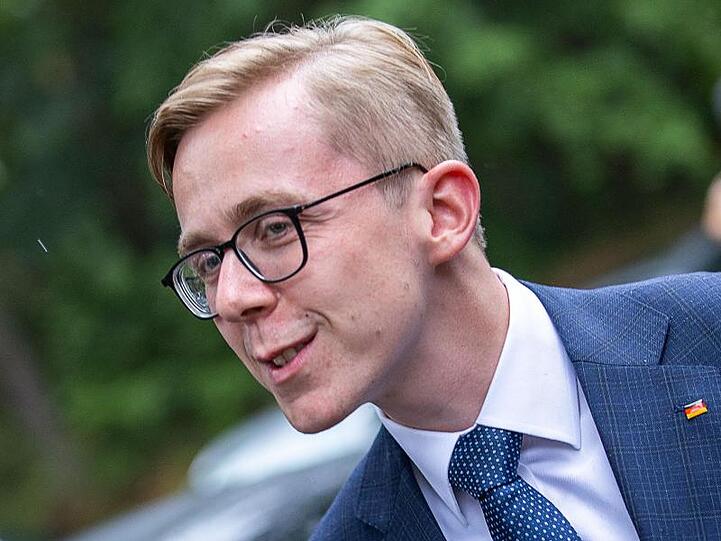 Philipp Amthor kommt zur Sitzung des CDU-Landesvorstands in Güstrow.