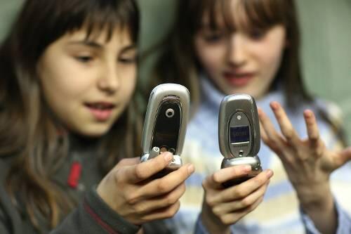 Volkssport Simsen: Die Telefonfirmen verdienen kräftig daran.
