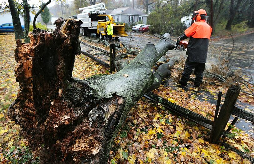 So heftig wütet Wirbelsturm "Sandy" an der Ostküste der USA: Häuser wurden überflutet, Bäume knickten um, es gab Tote und Verletzte. Die Bilder der Flutkatastrophe.