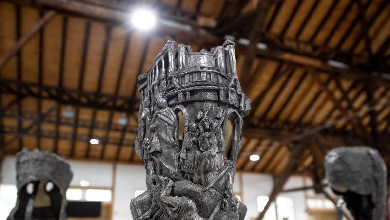 Die Skulptur "Der unendliche Kreis" von Fabian Feichter auf der Triennale Kleinplastik Fellbach. Die Skulptur "Der unendliche Kreis" von Fabian Feichter auf der Triennale Kleinplastik Fellbach.
