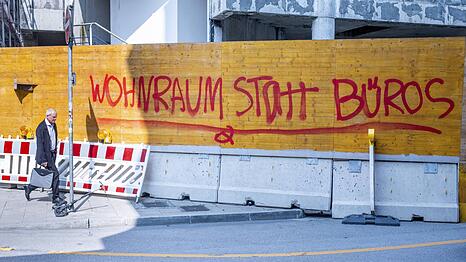 In M&uuml;nchen stehen mehr als zwei Millionen Quadratmeter B&uuml;rofl&auml;chen leer. OB Dominik Krause will daraus Wohnungen machen.