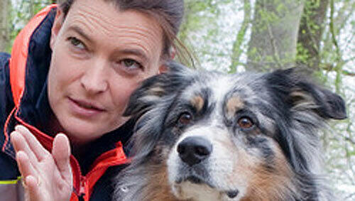 Sonja Rauch mit Rettungshund Jason Sonja Rauch mit Rettungshund Jason