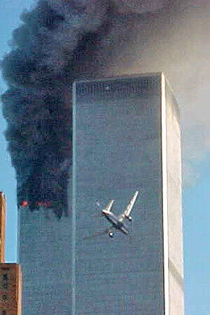 Eine Schweigeminute soll um 8.45 Uhr (Ortszeit) beginnen - dem Zeitpunkt, als die Terroristen das erste Passagierflugzeug in die Türme des World Trade Centers in New York steuerten.
