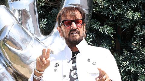 Setzt sich auch im hohen Alter noch gerne an sein Drumset: Ringo Starr