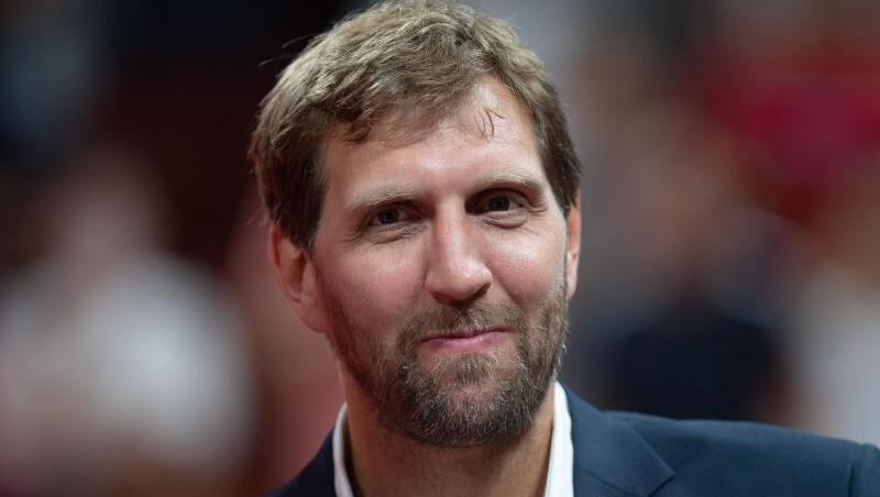 Dirk Nowitzki gefällt die Doku über Michael Jordan bei den Chicago Bulls. Dirk Nowitzki gefällt die Doku über Michael Jordan bei den Chicago Bulls.
