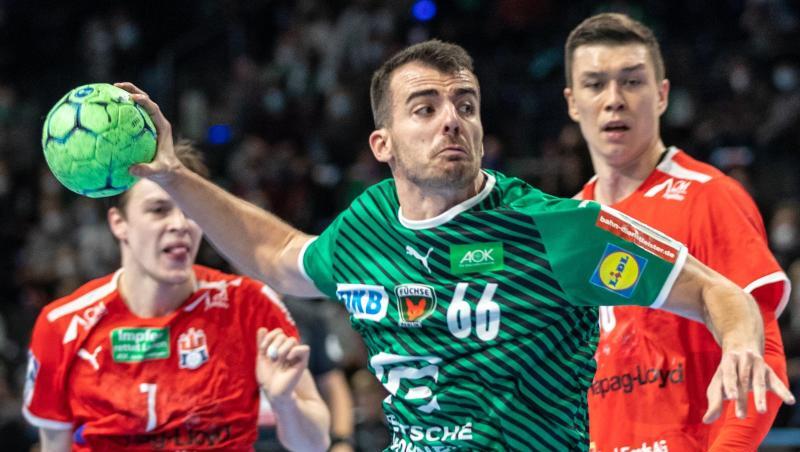 Berlins Milos Vujovic wirft den Ball auf das Tor. Berlins Milos Vujovic wirft den Ball auf das Tor.