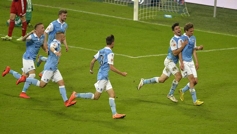 "Das allerbeste Erlebnis", sagt Stefan Schneider über das Relegationsspiel der Löwen gegen Kiel und Bülows Treffer. "Das allerbeste Erlebnis", sagt Stefan Schneider über das Relegationsspiel der Löwen gegen Kiel und Bülows Treffer.