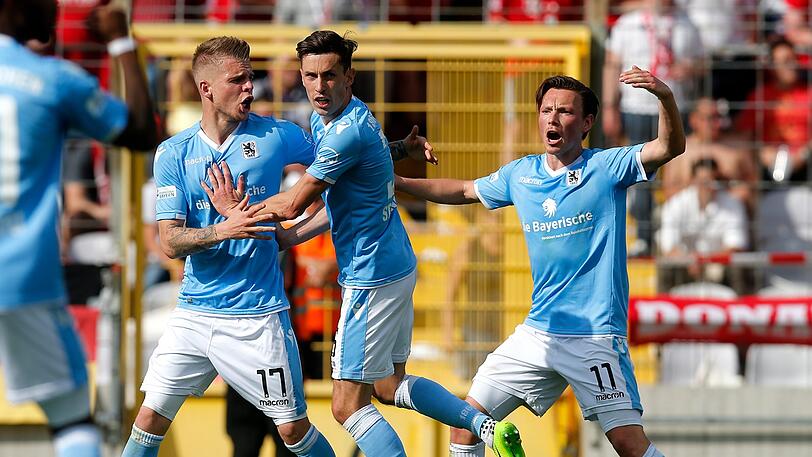 Wollen den Meistertitel mit den Löwen nun klarmachen: (v.l.) Daniel Wein, Philipp Steinhart und Christian Köppel.