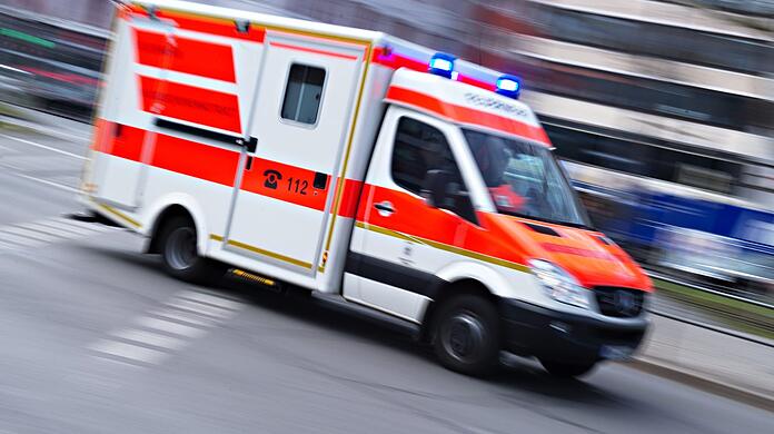 Ein älteres Ehepaar zog sich bei der Explosion eine Modellflugzeugs schwere Verbrennungen zu. (Symbolbild)