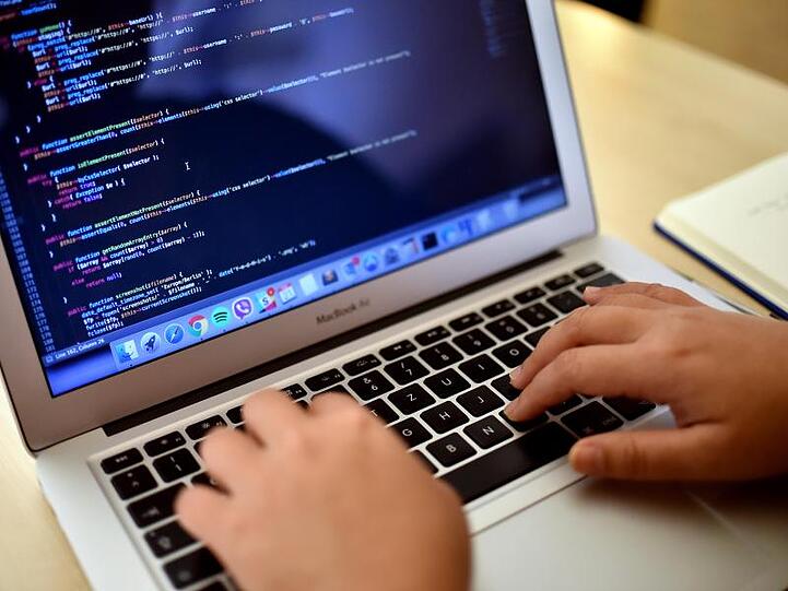 Frauen in IT-Berufen sind laut einer neuen Studie klar unterrepräsentiert.