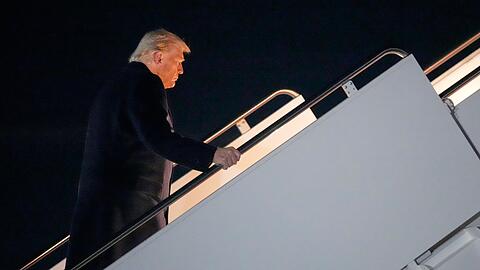 Trump ist zu seiner Asien-Reise aufgebrochen.