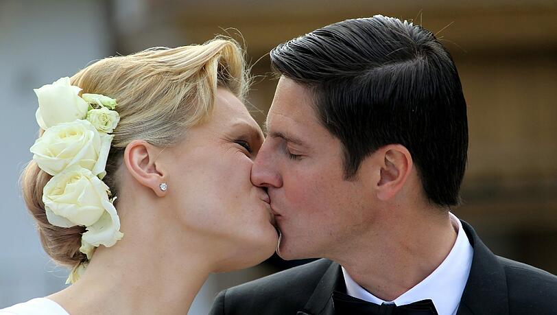 Maria Riesch hat ihren Manager Marcus geheiratet. Maria Riesch hat ihren Manager Marcus geheiratet.