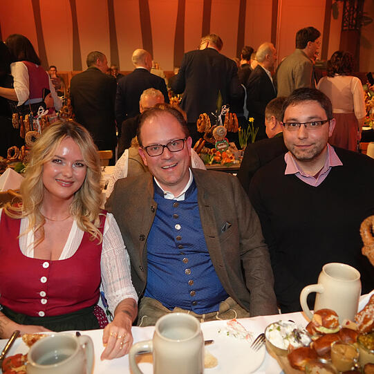 Stadträte Mona Fuchs (Grüne), Manuel Pretzl (CSU) und Stefan Jagl (Linke).