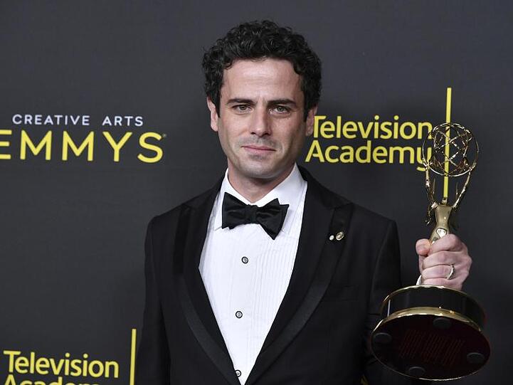 Luke Kirby bekam die Trophäe für "The Marvelous Mrs. Maisel".