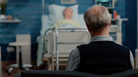 Viele Sterbende bereuen es, Konflikte nicht geklärt zu haben, erzählt Hospizbegleiter Markus C. Müller.