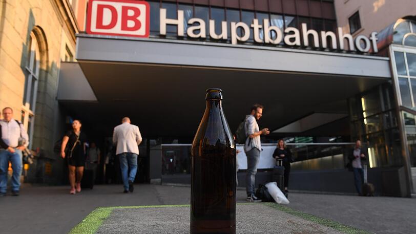 Das Alkoholverbot am Münchner Hauptbahnhof gilt vorerst bis 2021.
