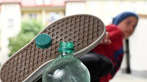 Die sogenannte "Bottle Cap Challenge" war 2019 in sozialen Netzwerken ein Hit.