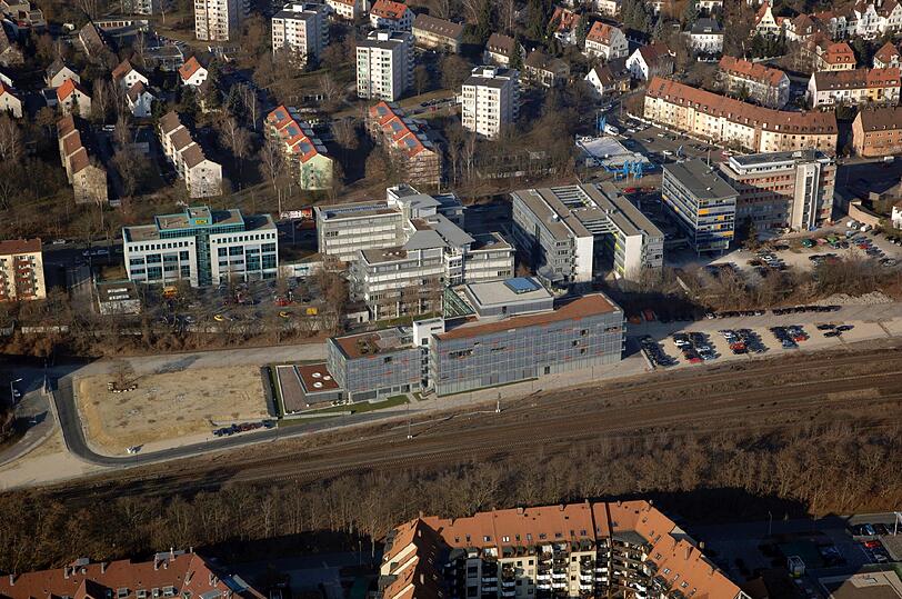 Das Bekenntnis zum Standort Nürnberg wird durch Aufsehen erregende Architektur augenscheinlich &ndash; die Zentrale von Rödl & Partner am Nürnberger Ostbahnhof.