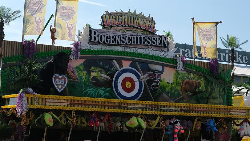 Stereotype Darstellungen von schwarzen Menschen gibt es viele auf der Wiesn, wenn man darauf achtet. Stereotype Darstellungen von schwarzen Menschen gibt es viele auf der Wiesn, wenn man darauf achtet.