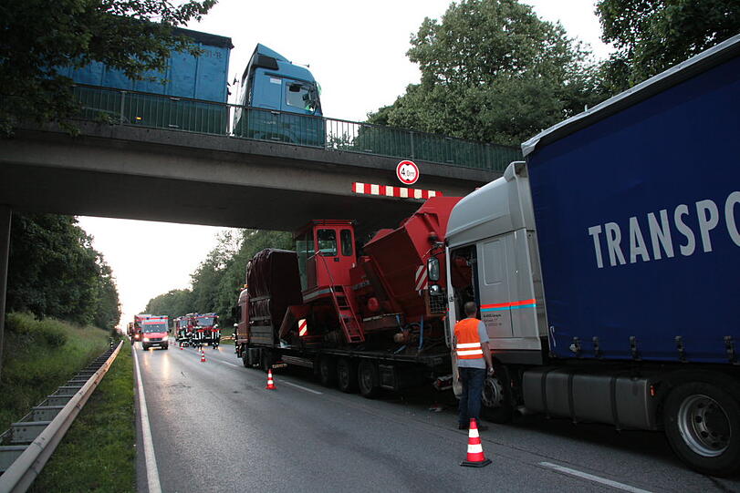 Reichertsheim: Massen-Crash: Hier krachen drei LKW ineinander - Bayern - Abendzeitung München