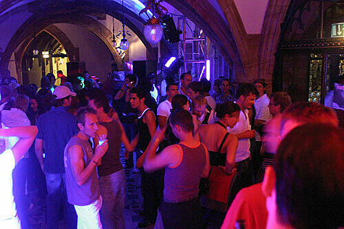 Christopher Street Day im Rathaus: Die Parteien haben kurz vor der Stadtratswahl die Homosexuellen-Szene für sich entdeckt.
