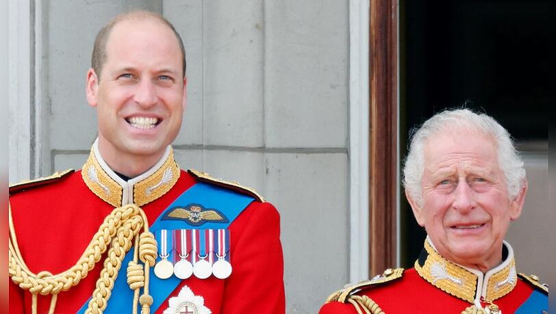 König Charles III. (r.) will seinen 75. Geburtstag offenbar zunächst in kleiner Runde feiern.