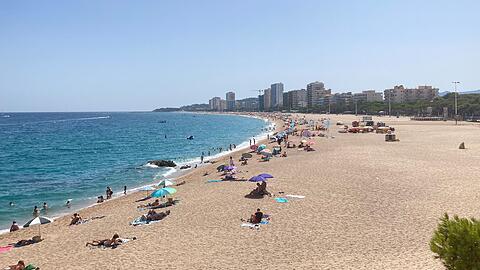 Platja d'Aro ist auch bei ausländischen Touristen sehr beliebt. Hier hört man neben Spanisch und Katalanisch viel Deutsch, Französisch, Englisch und Italienisch.