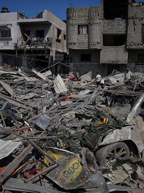 Immer wieder werden im Gazastreifen Menschen getötet, die sich mit Hilfsgütern versorgen wollen.