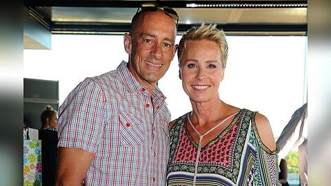 Sonja Zietlow mit Ehemann Jens Oliver Haas bei einem Sommerfest in M&uuml;nchen im Jahr 2016.