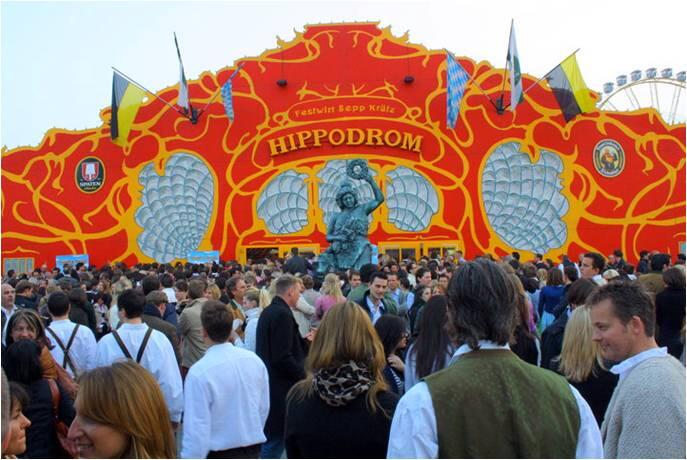 Die letzten Jahre war bei "Tracht & Pracht" einiges geboten. 2011 ließen sich auch Prominente wie Alina Baumann, Tim Lobinger, Michael Guillaume,Peyman Amin, Liliana Matthäu und Alisar Ailabouni im Hippodrom blicken. Klicken Sie durch die Bilder!