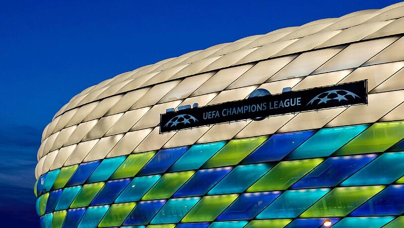 Fasst bei internationalen Begegnungen im Moment 68.000 Zuschauer: Die Allianz Arena in Fröttmaning. Fasst bei internationalen Begegnungen im Moment 68.000 Zuschauer: Die Allianz Arena in Fröttmaning.